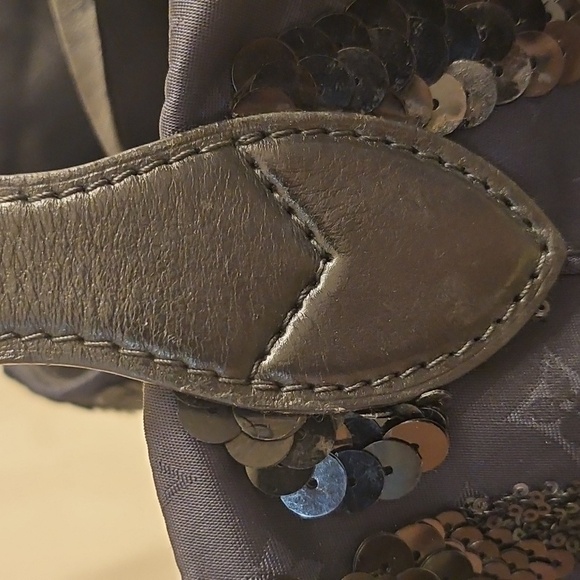 Louis Vuitton LOVE PARIS Sequin Tote – Limited Edition 2014 - Picture 14 of 14